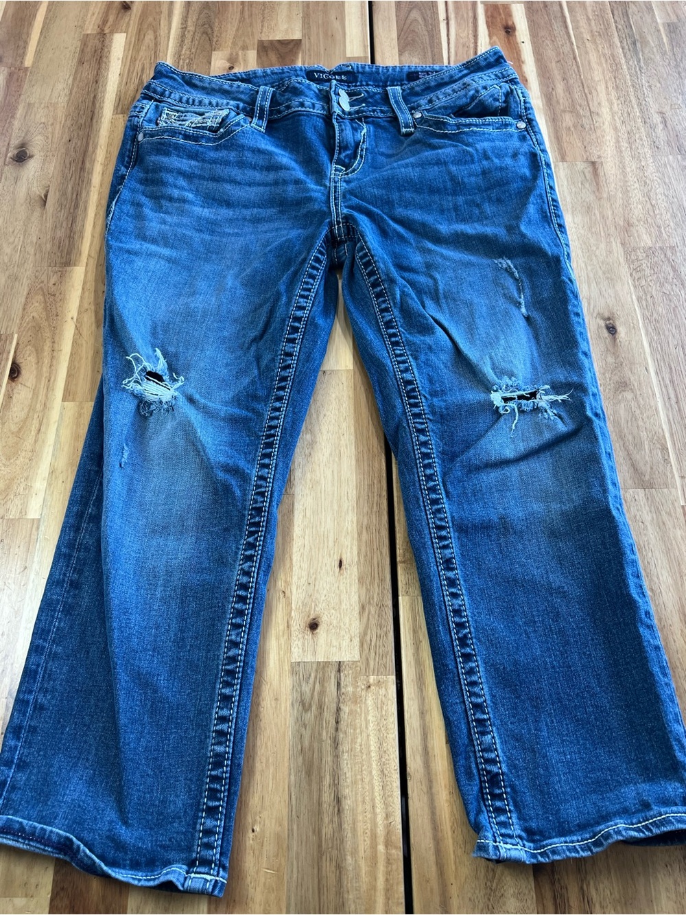 Vigoss Chelsea Capri Jeans Women SZ 11/12 Distressed Stretch Denim Med Wash